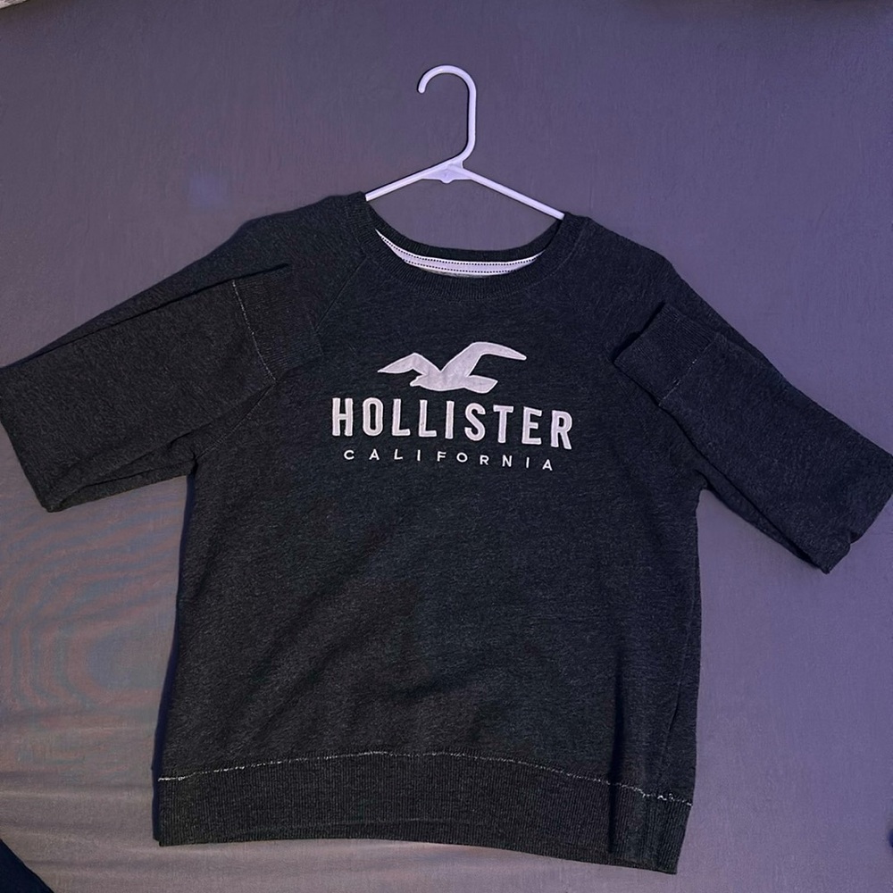 Brand New! Size small woman’s Hollister crew neck/ sweater